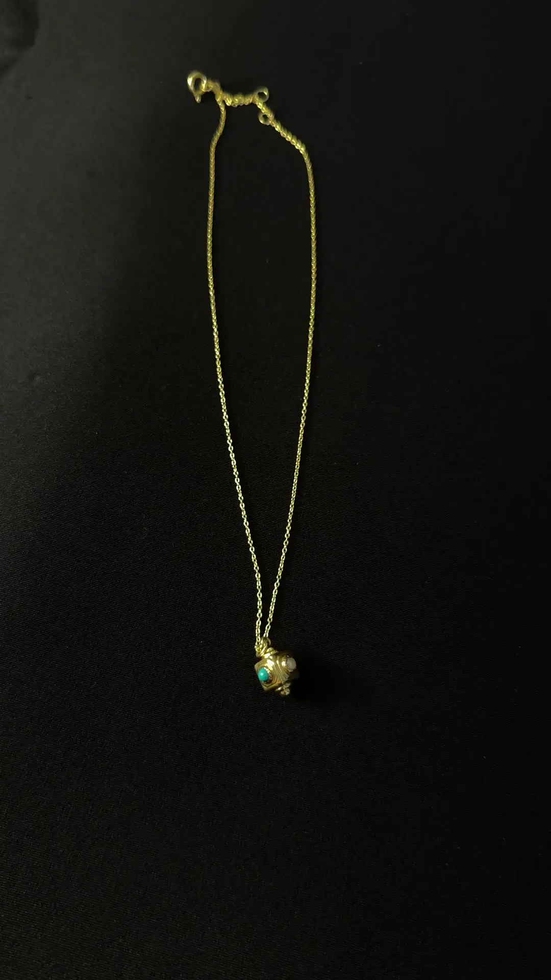 Pasa turquoise cube pendant with clasp and extender